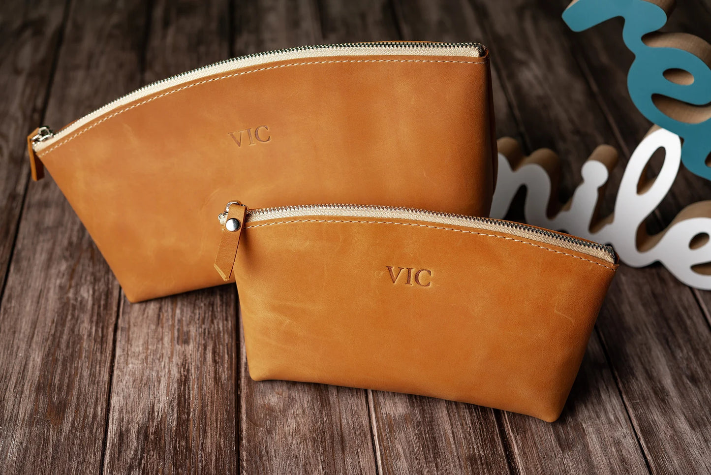 Handcrafted leather pouch – Practical and durable